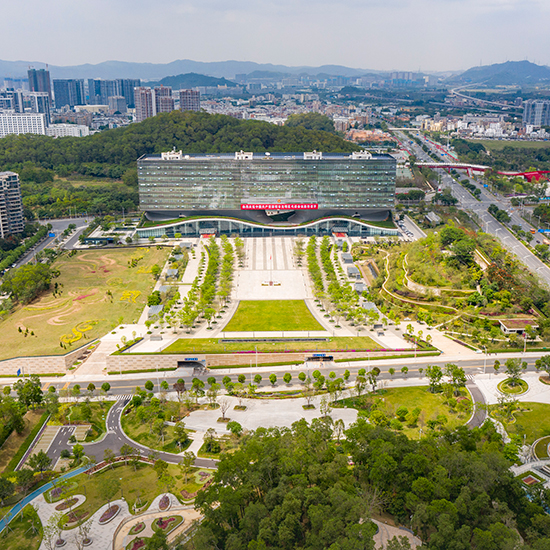 光明高新園區(qū)城市廣場(chǎng)園林綠化工程 ( 設(shè)計(jì)、采購、施工項(xiàng)目總承包）